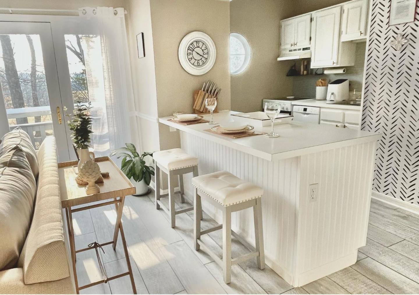 Luxury Villa- 3 Mins To Mohegan- Fully Stocked With Fireplace- Jacuzzi, Saltwater Pools, Sauna 노위치 외부 사진